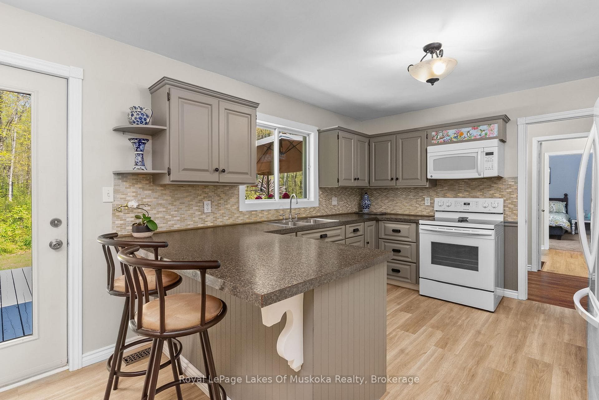 1101 Starratt Road photo 8