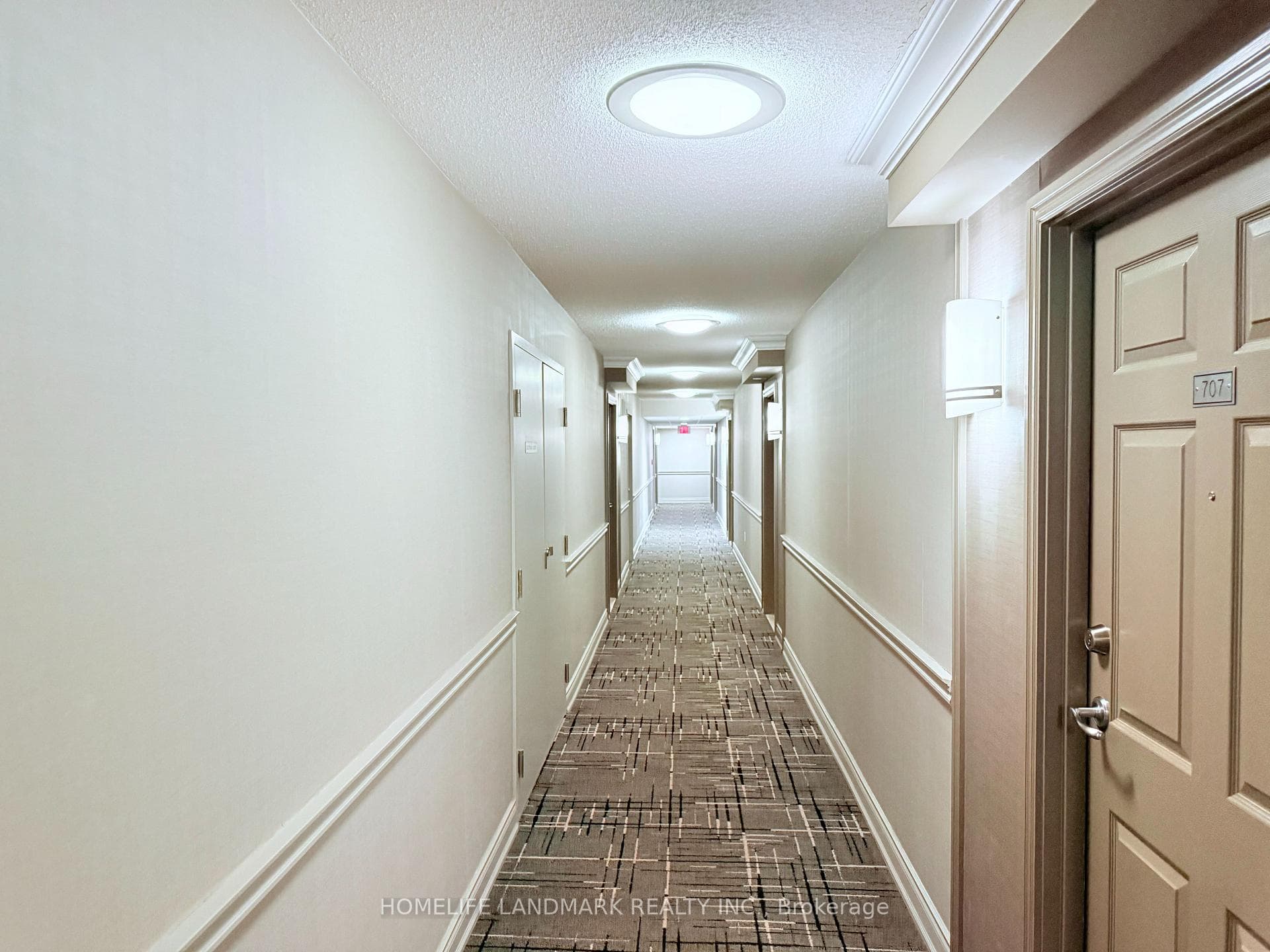 19 BARBERRY Place Unit 702 photo 7