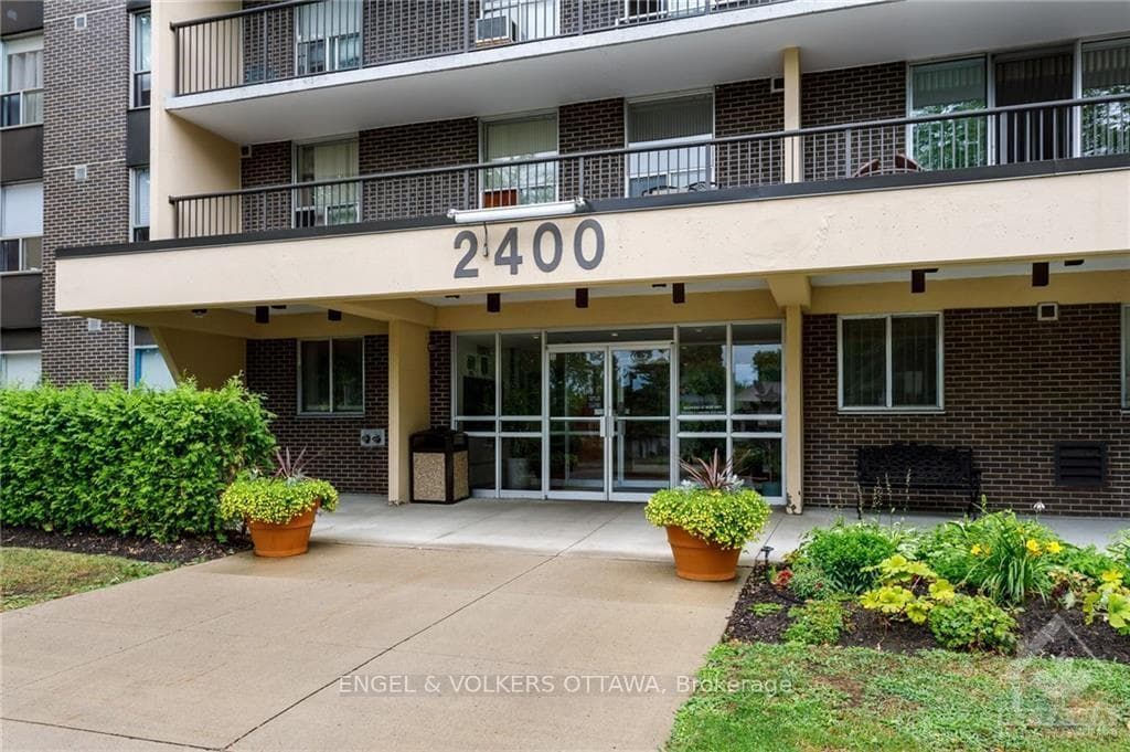 2400 VIRGINIA Drive Unit 1109 photo 3