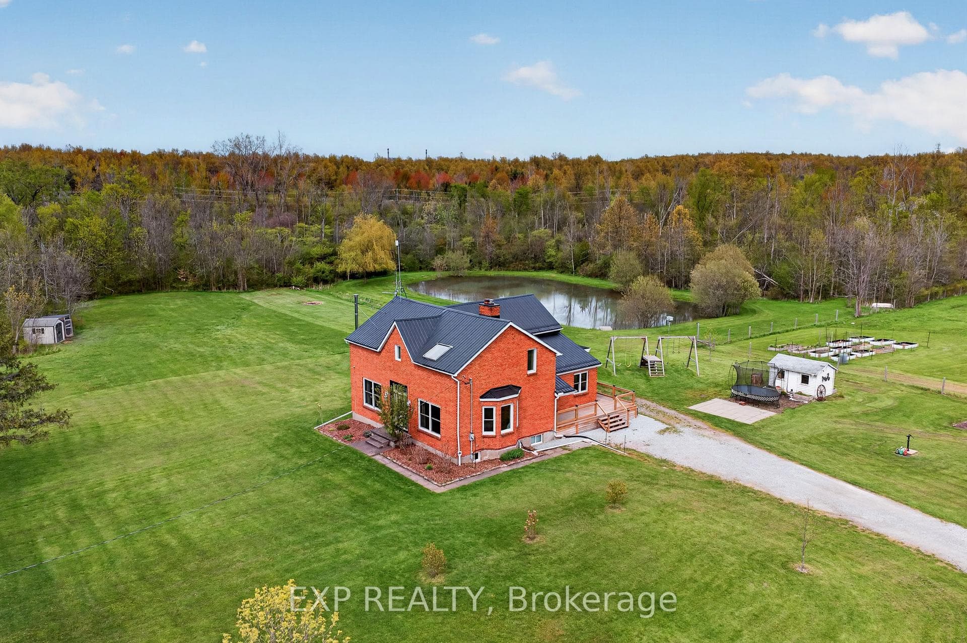 2266 Pettit Road photo 3