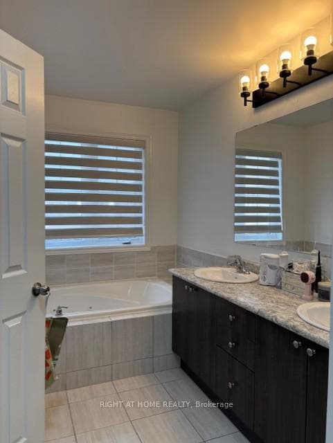 Master Ensuite Washroom
