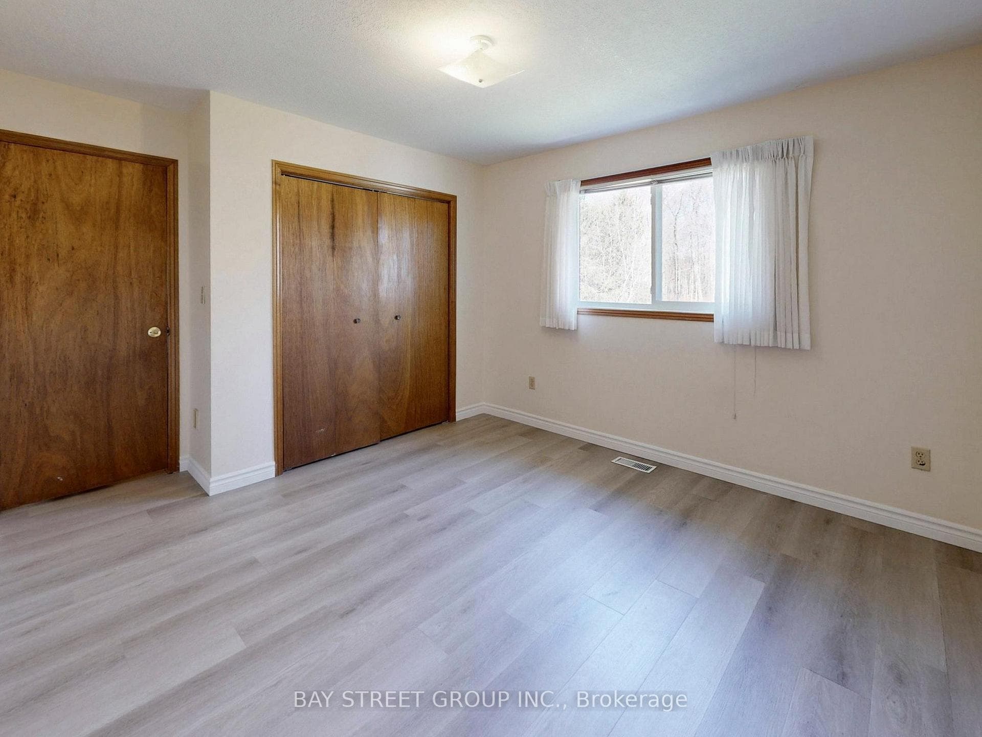 861 Book Road photo 33