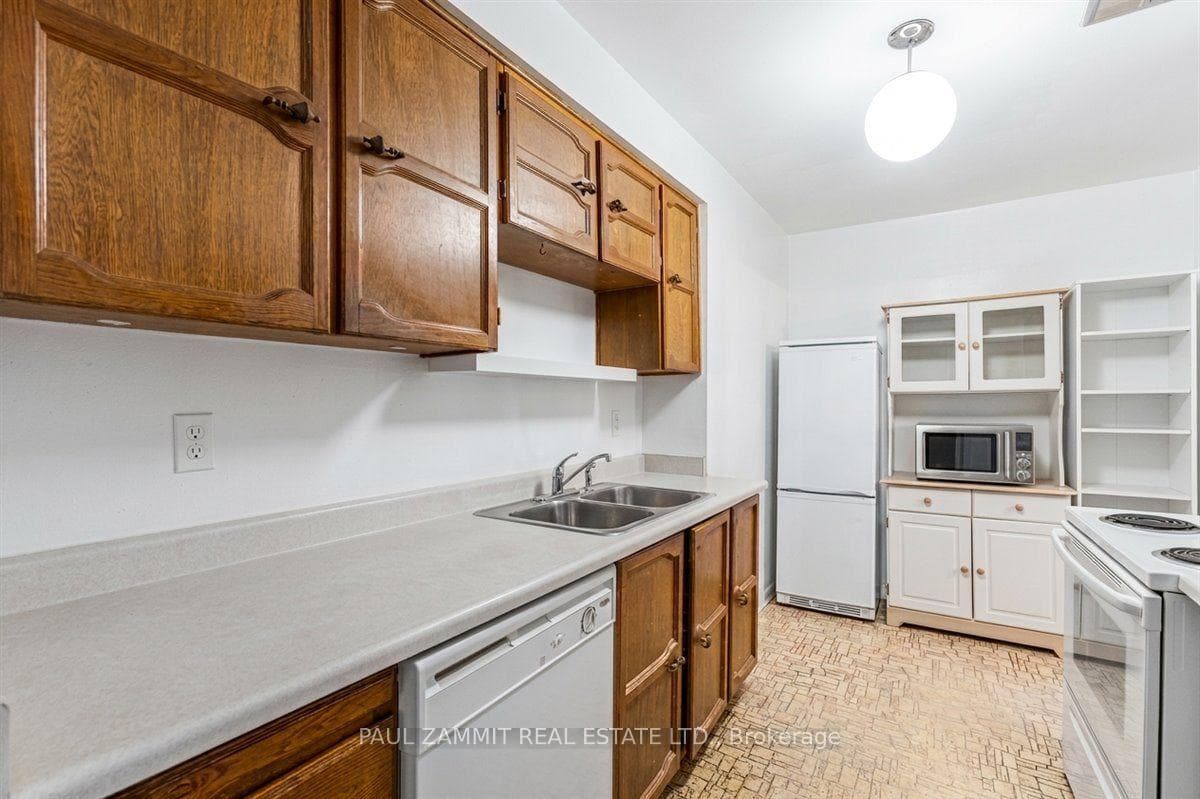 4001 Don Mills Road Unit 132 photo 9