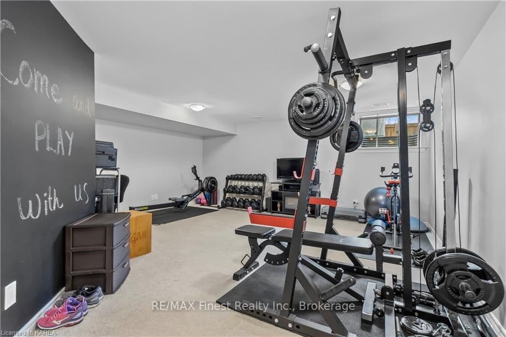 876 RIVERVIEW Way photo 30