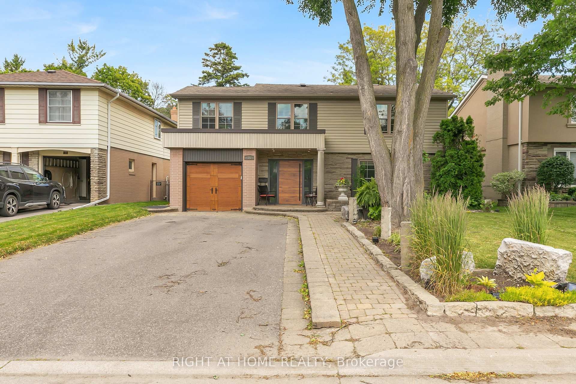 35 Brightbay Crescent photo 1