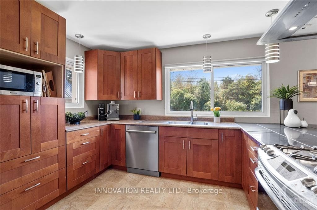 5297 FARMERS Way photo 8