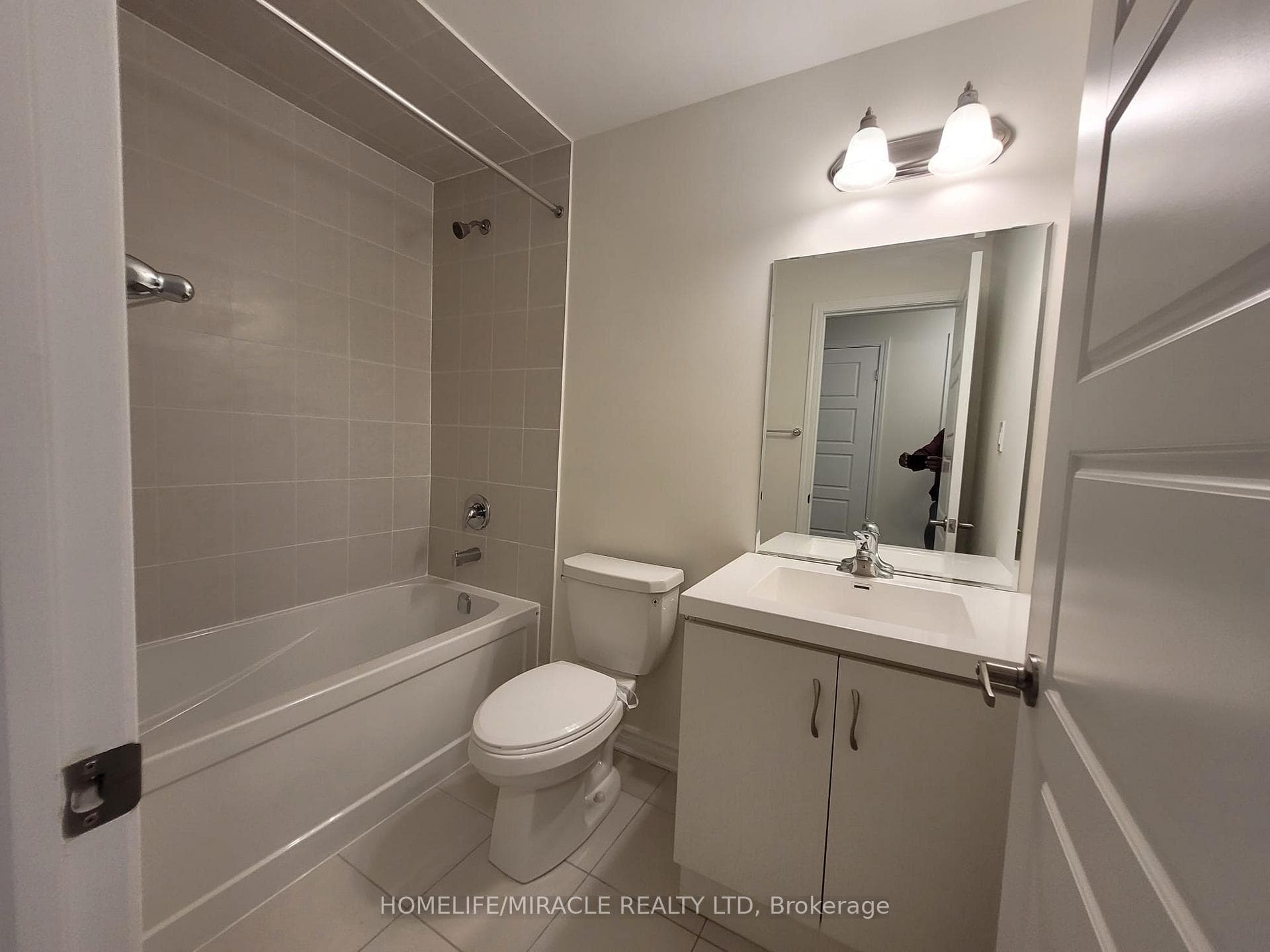 2787 Eglinton Avenue Unit 311 photo 10