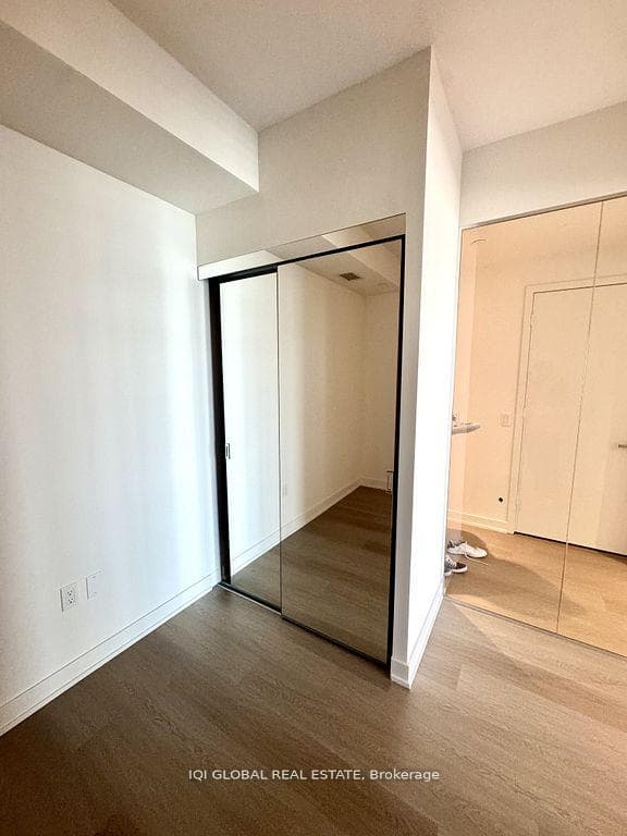 448 Burnhamthorpe Road Unit 6506 photo 16