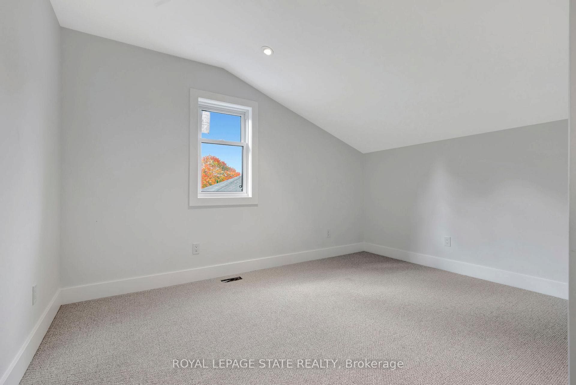 73 Birch Street photo 29