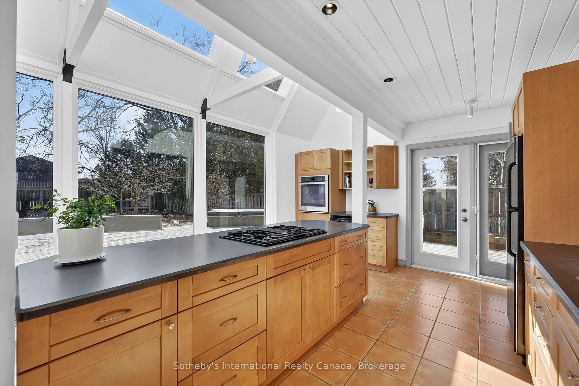 288 Sixth Street photo 15