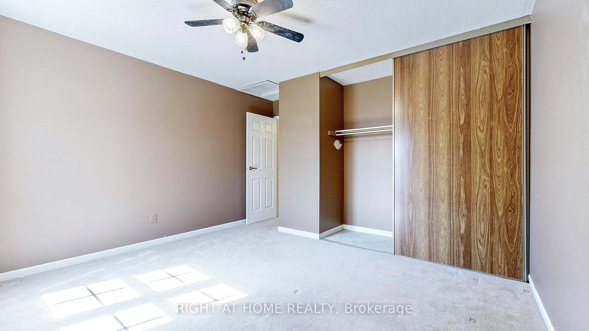 38 Colette Drive Unit Upper photo 18