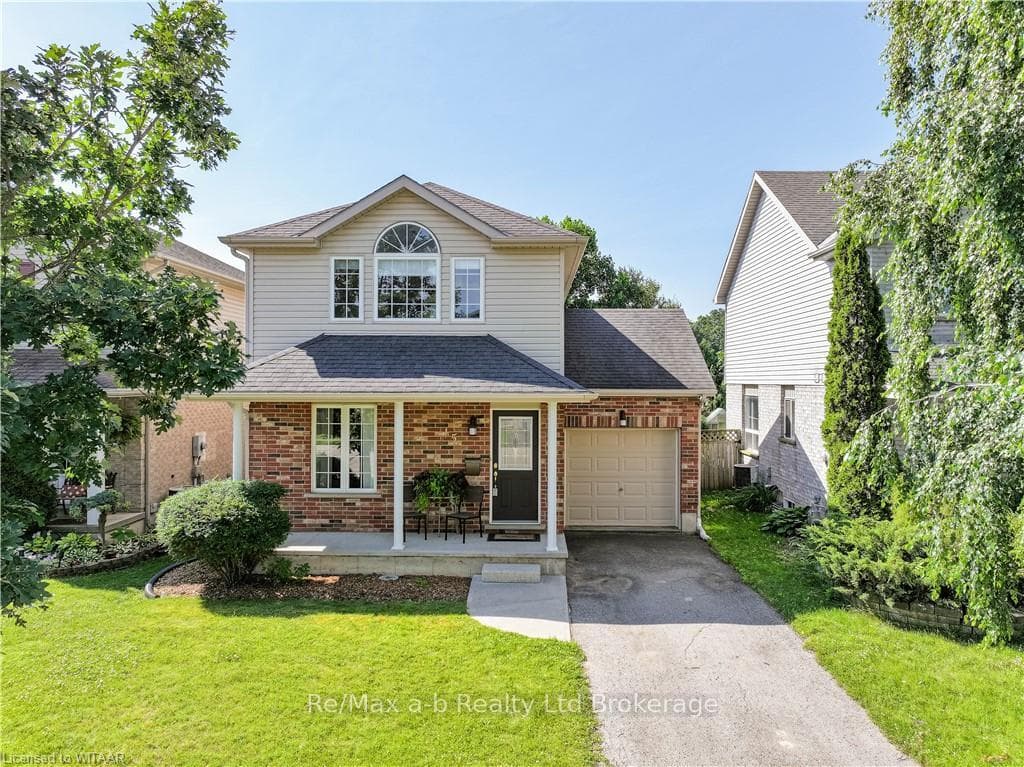 15 TRILLIUM Drive photo 1