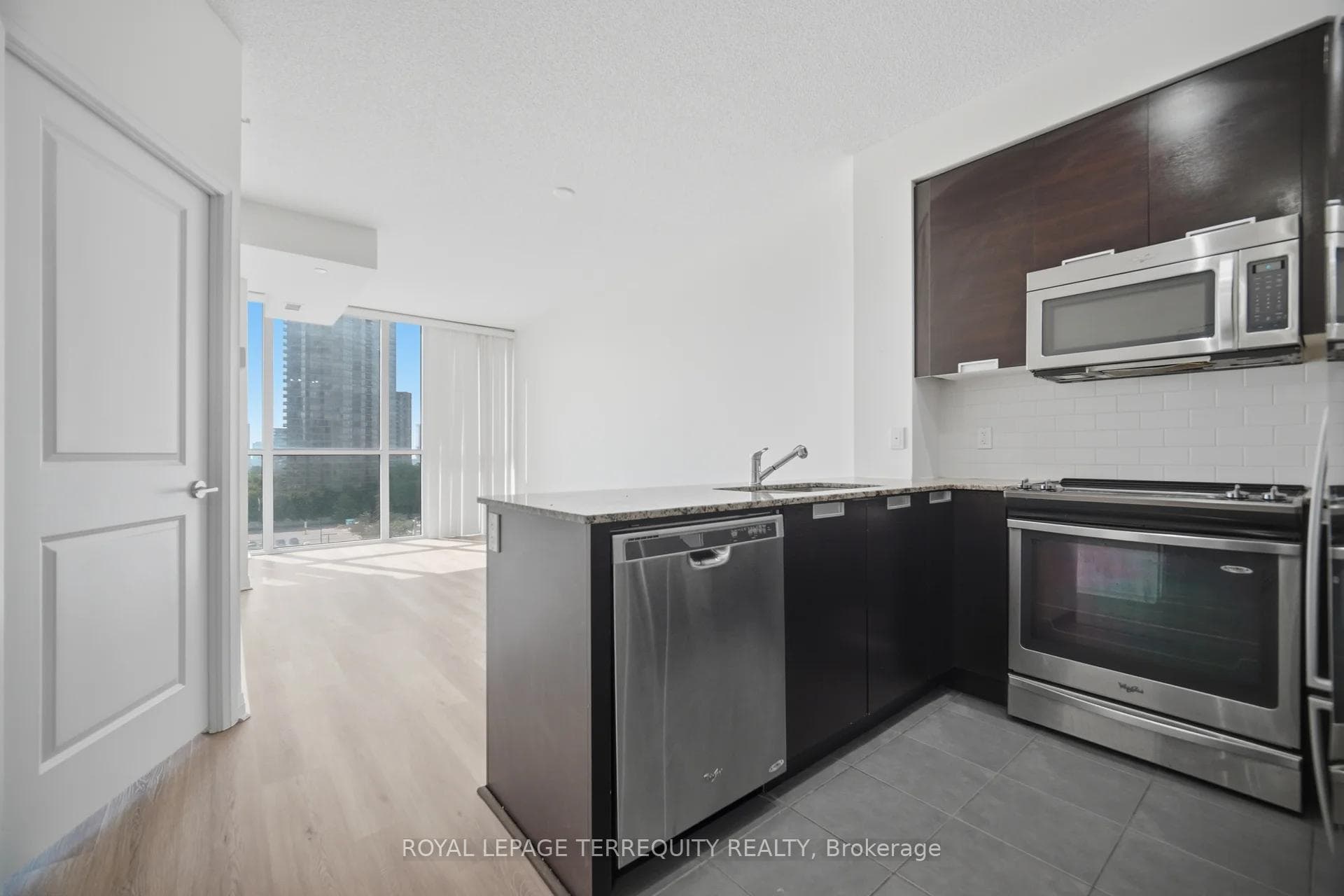 75 Eglinton Avenue Unit 703 photo 7