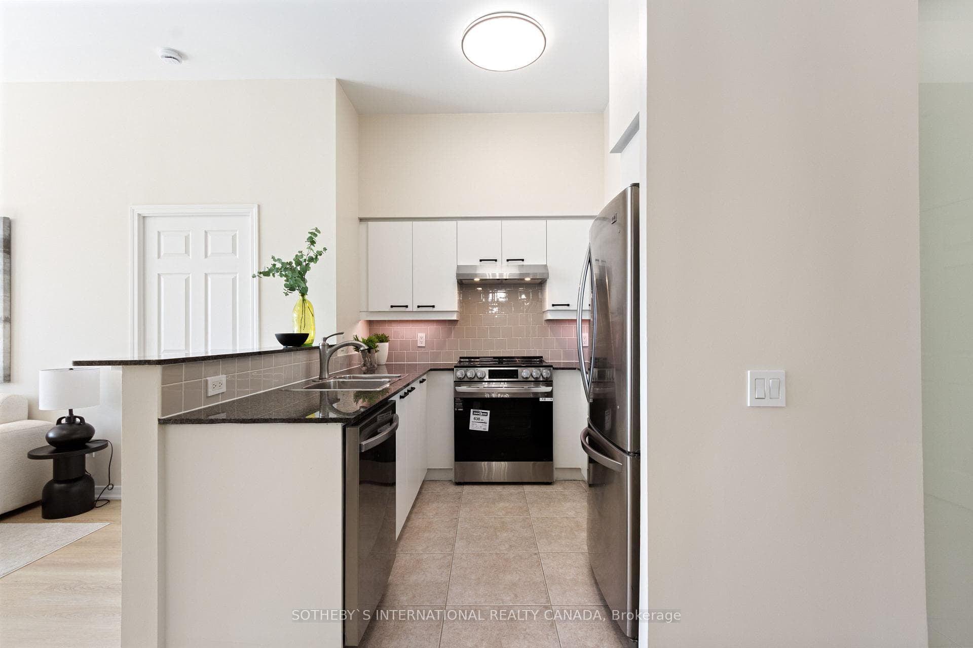 481 Rosewell Avenue Unit 504 photo 8