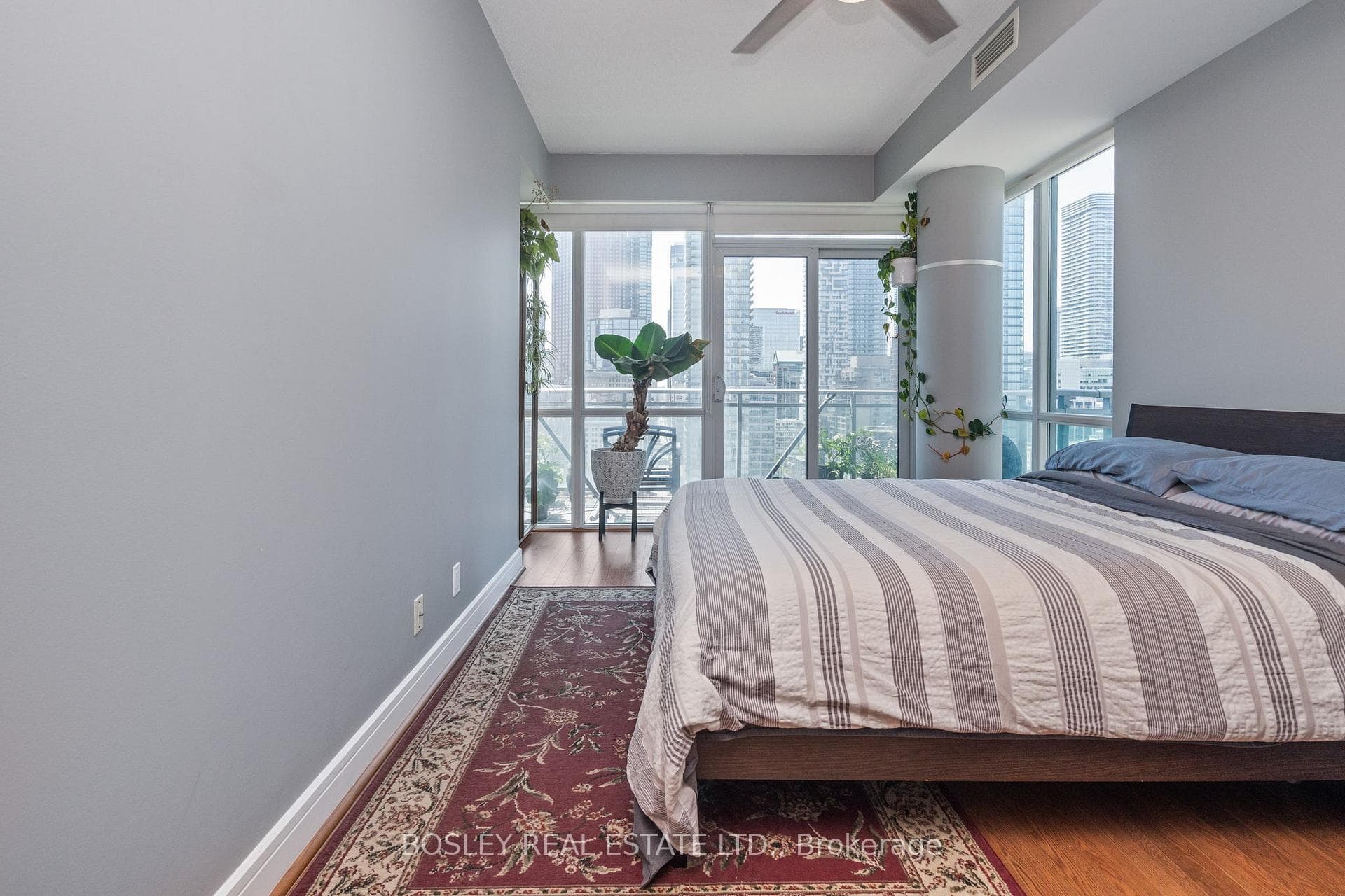 112 George Street Unit 2104 photo 21