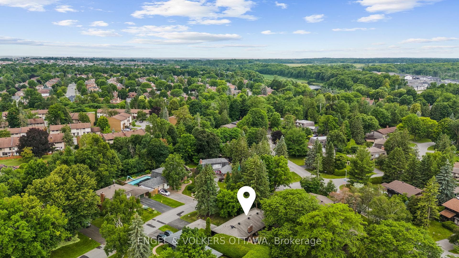 51 Lismer Crescent photo 45