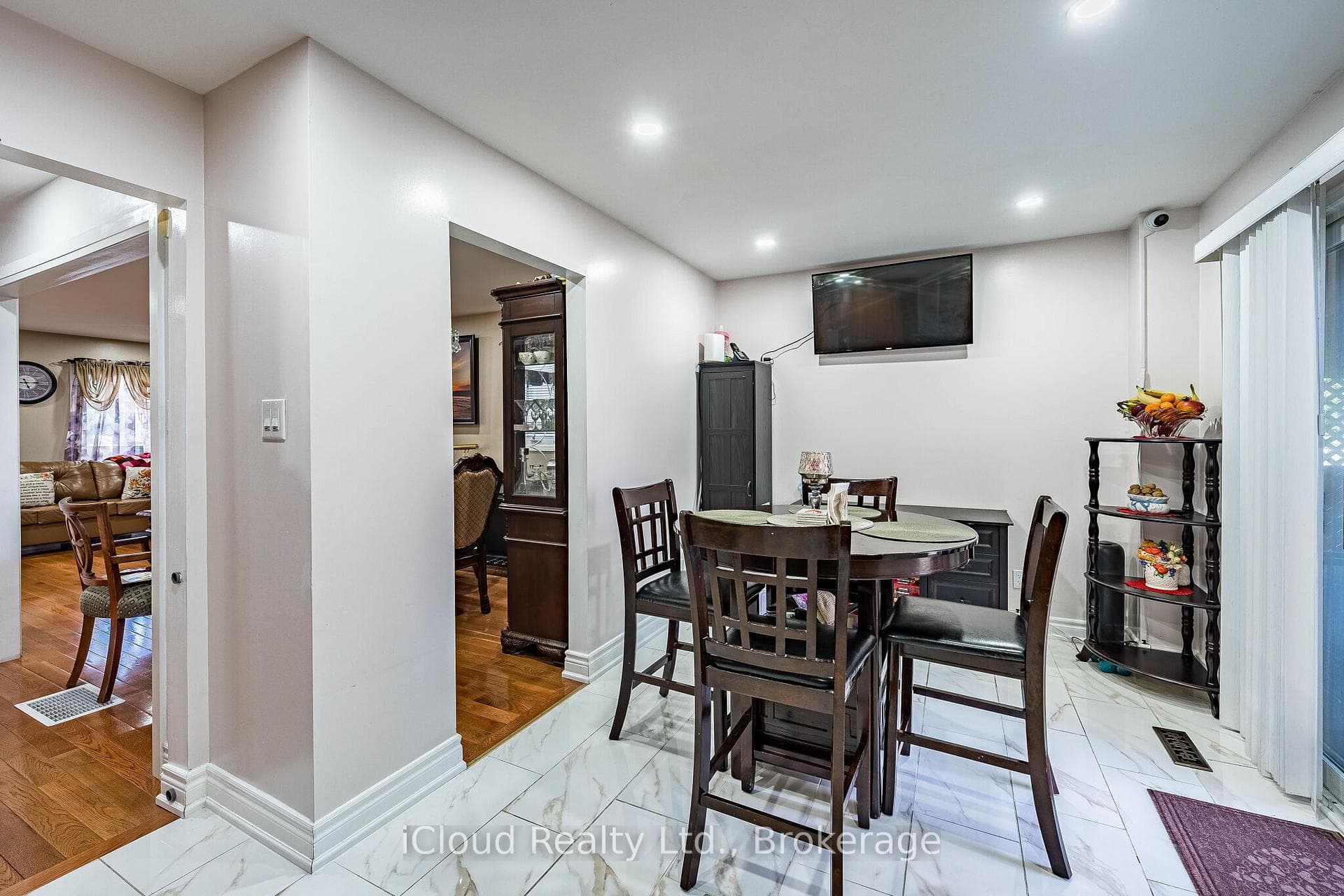 135 Autumn Glen Circle photo 14
