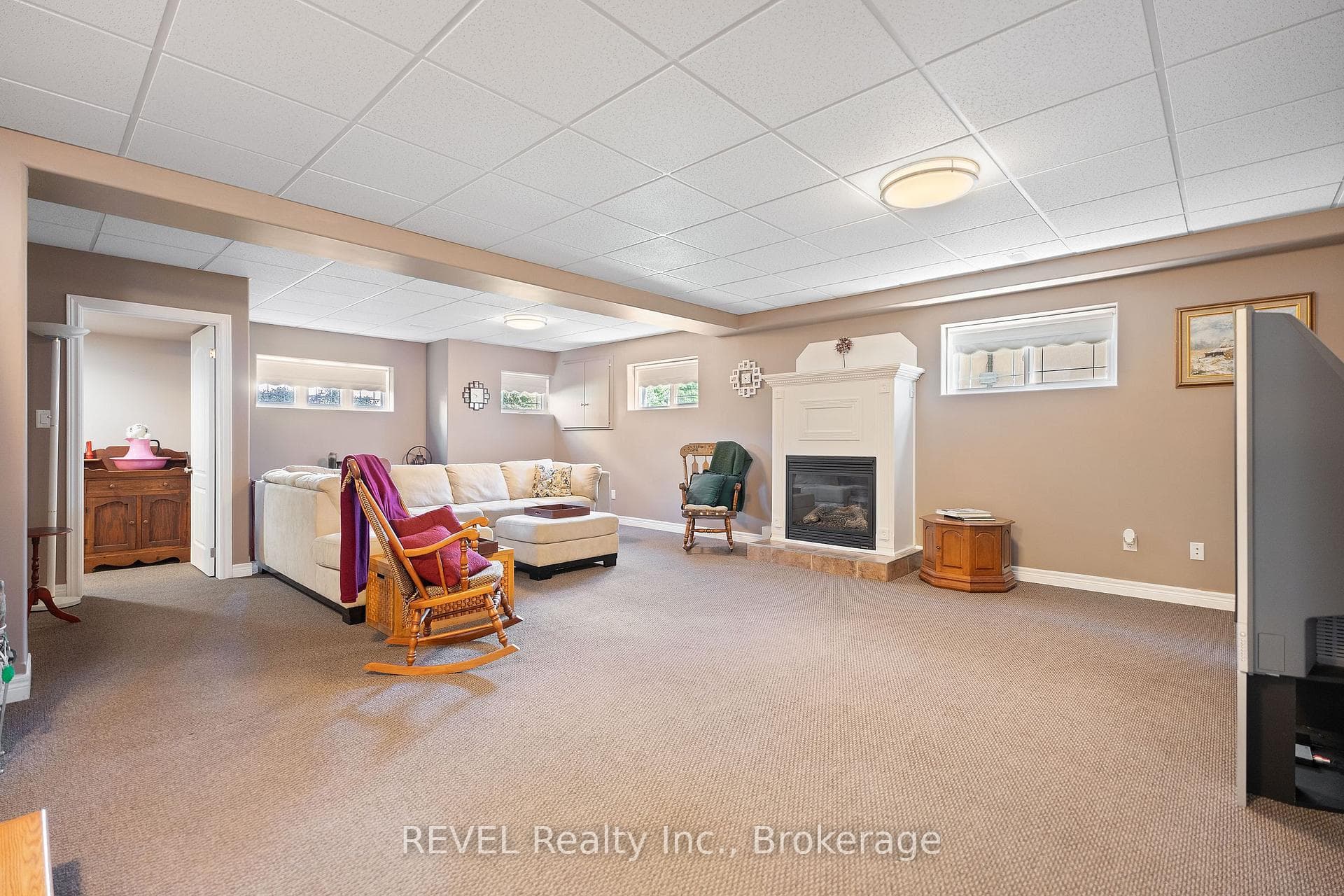 8028 Booth Street photo 28