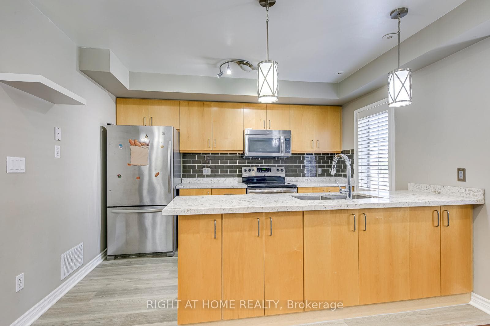 605 Shoreline Drive Unit 8 photo 11