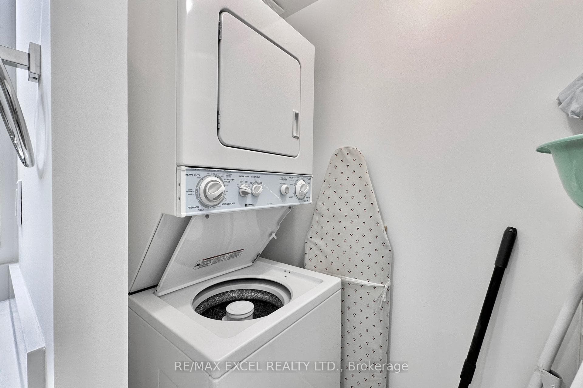 21 Overlea Boulevard Unit 708 photo 23