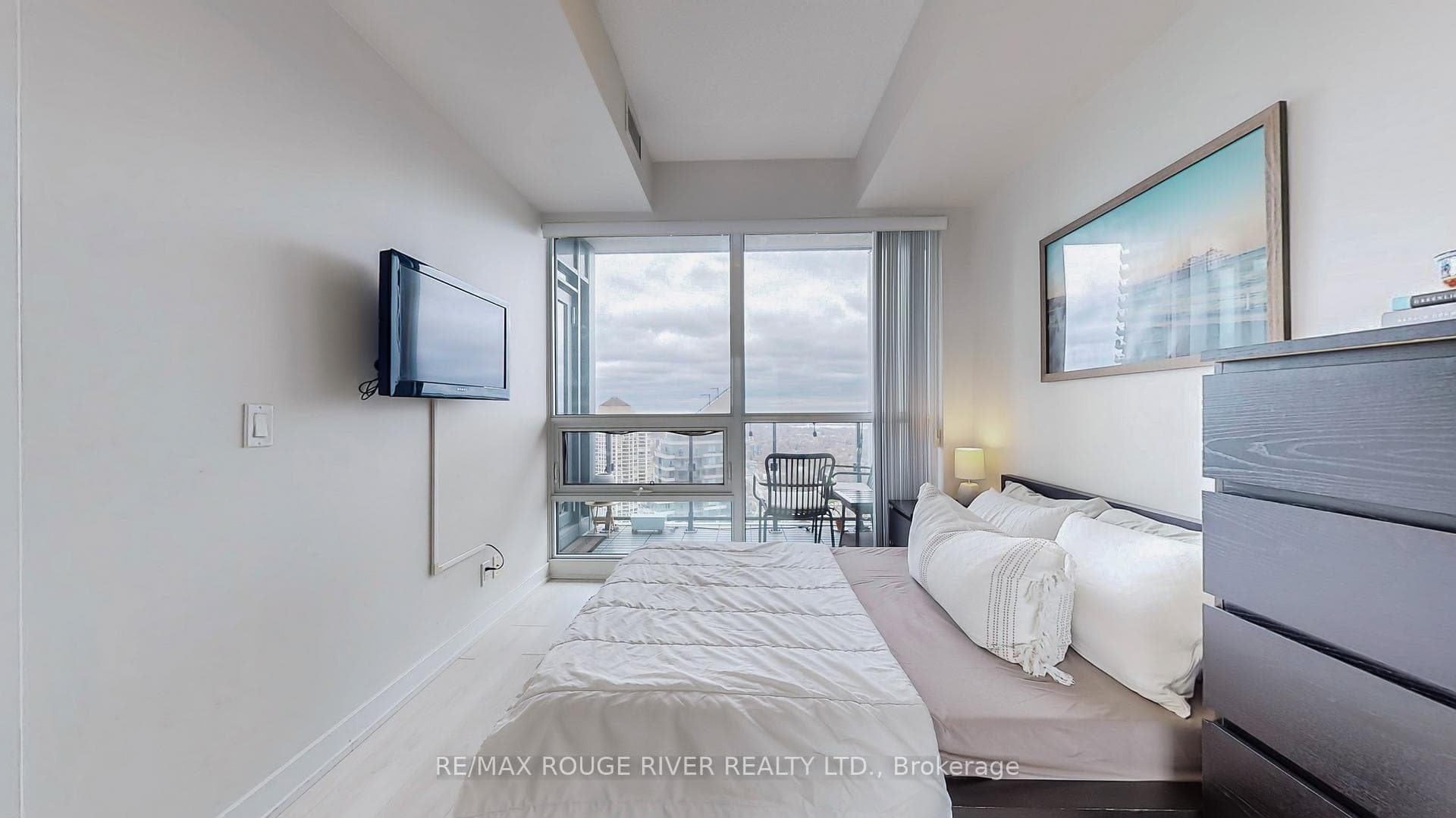 2220 Lakeshore Boulevard Unit 3201 photo 14