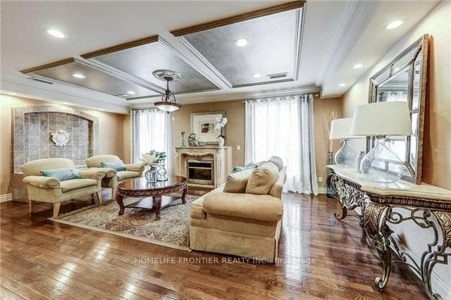 1 Maison Park Court Unit 621 photo 4