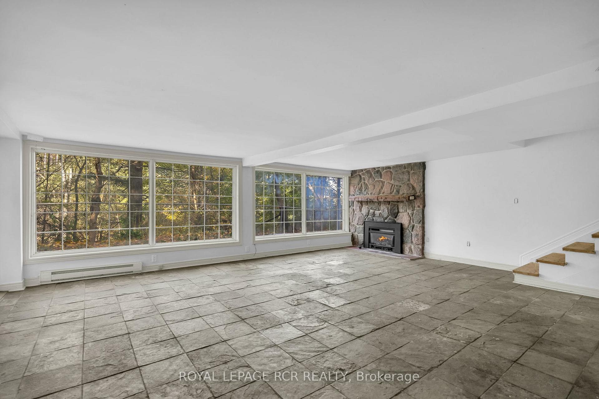 300 Old Bathurst Street photo 31