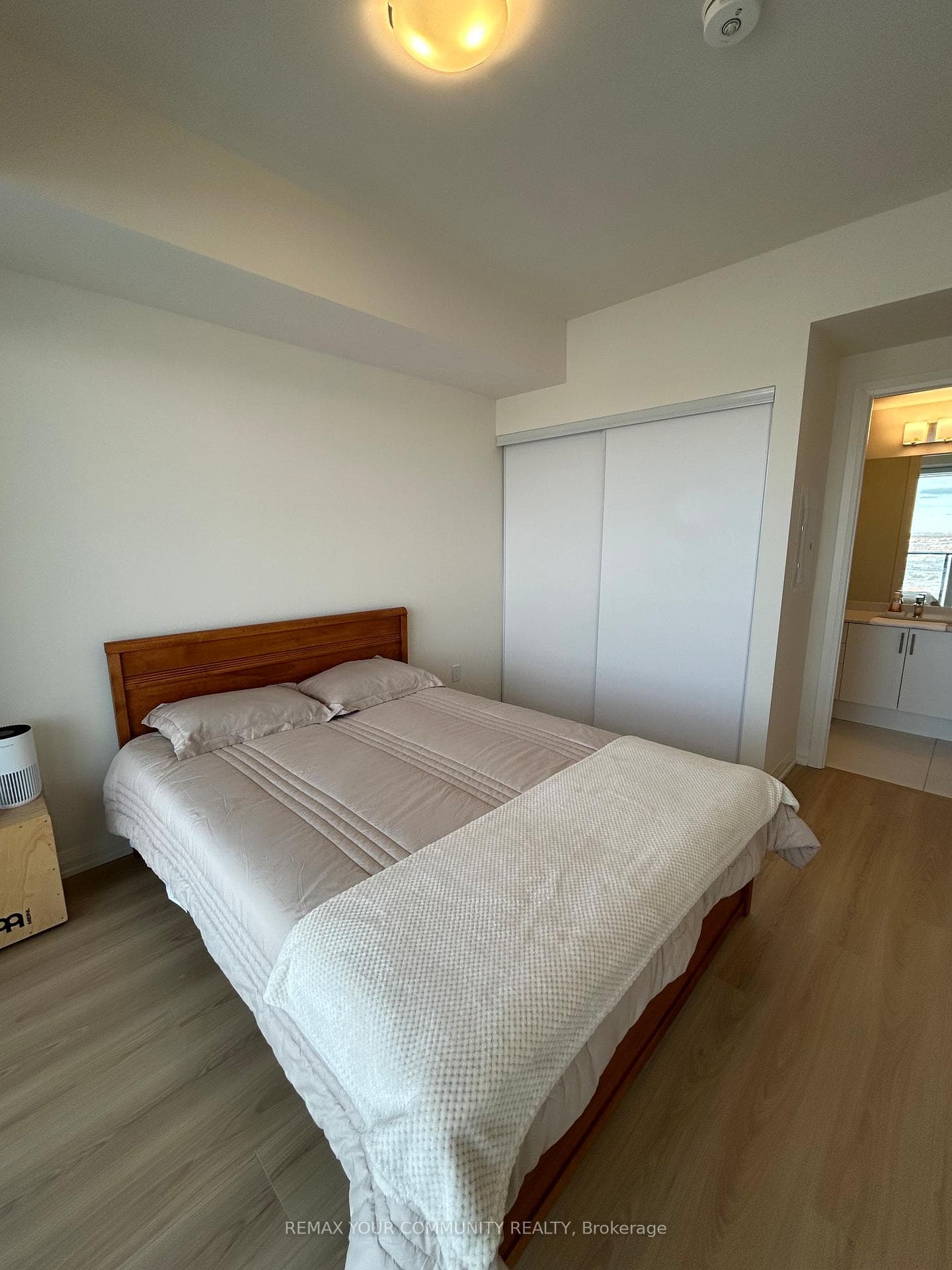8960 Jane Street Unit 2305 photo 12