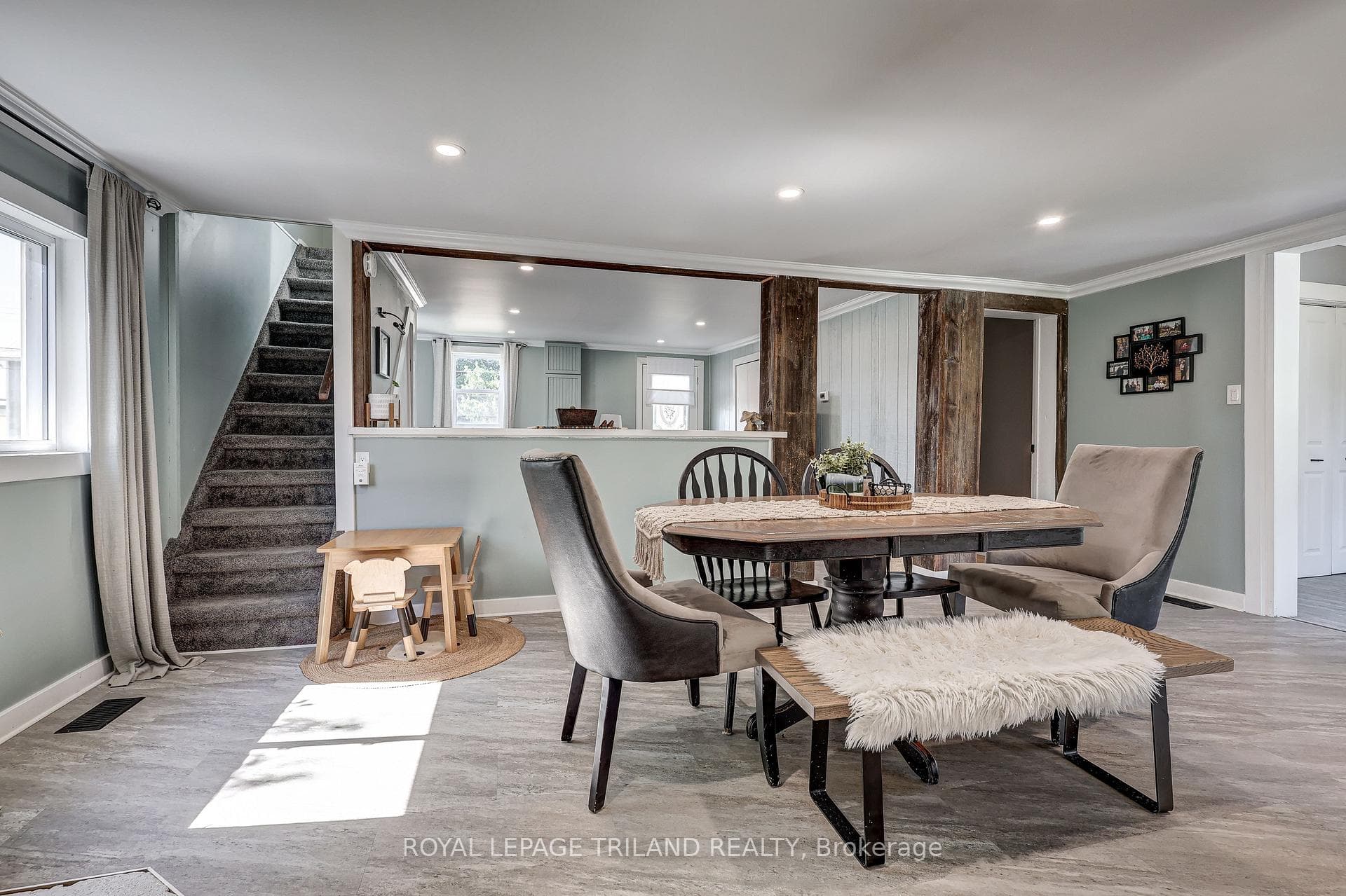35761 FINGAL LINE - DINING ROOM