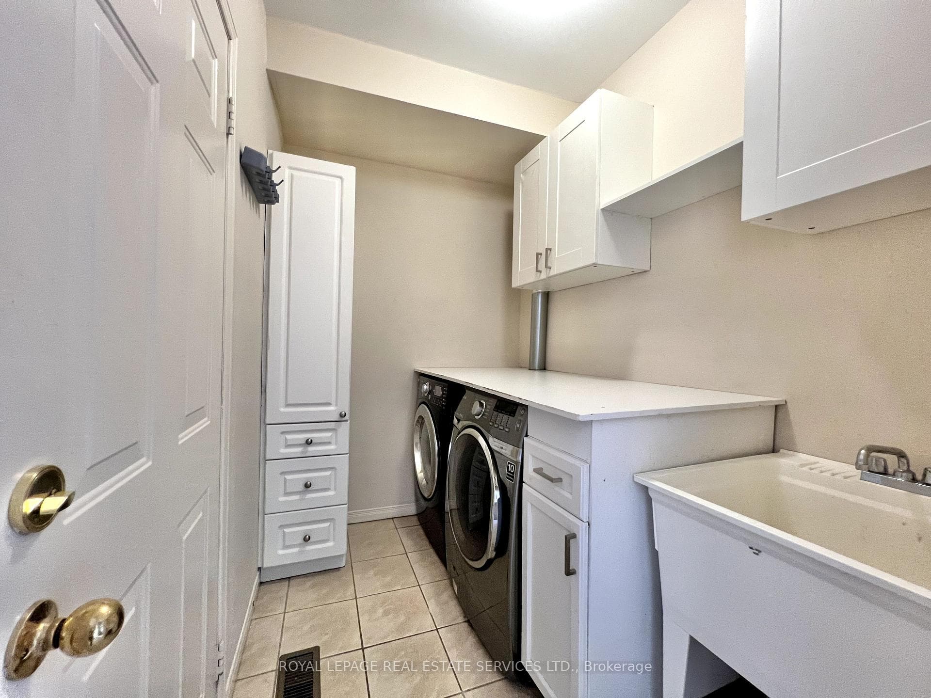 Laundry Room (main floor)