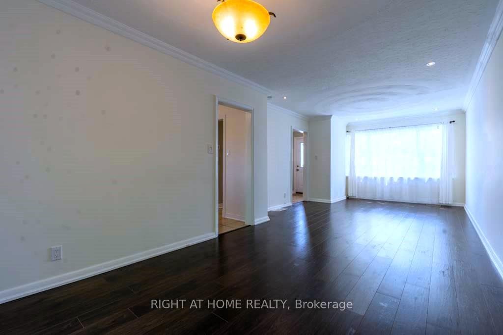 714 Dunlop Street Unit (UPPER) photo 8