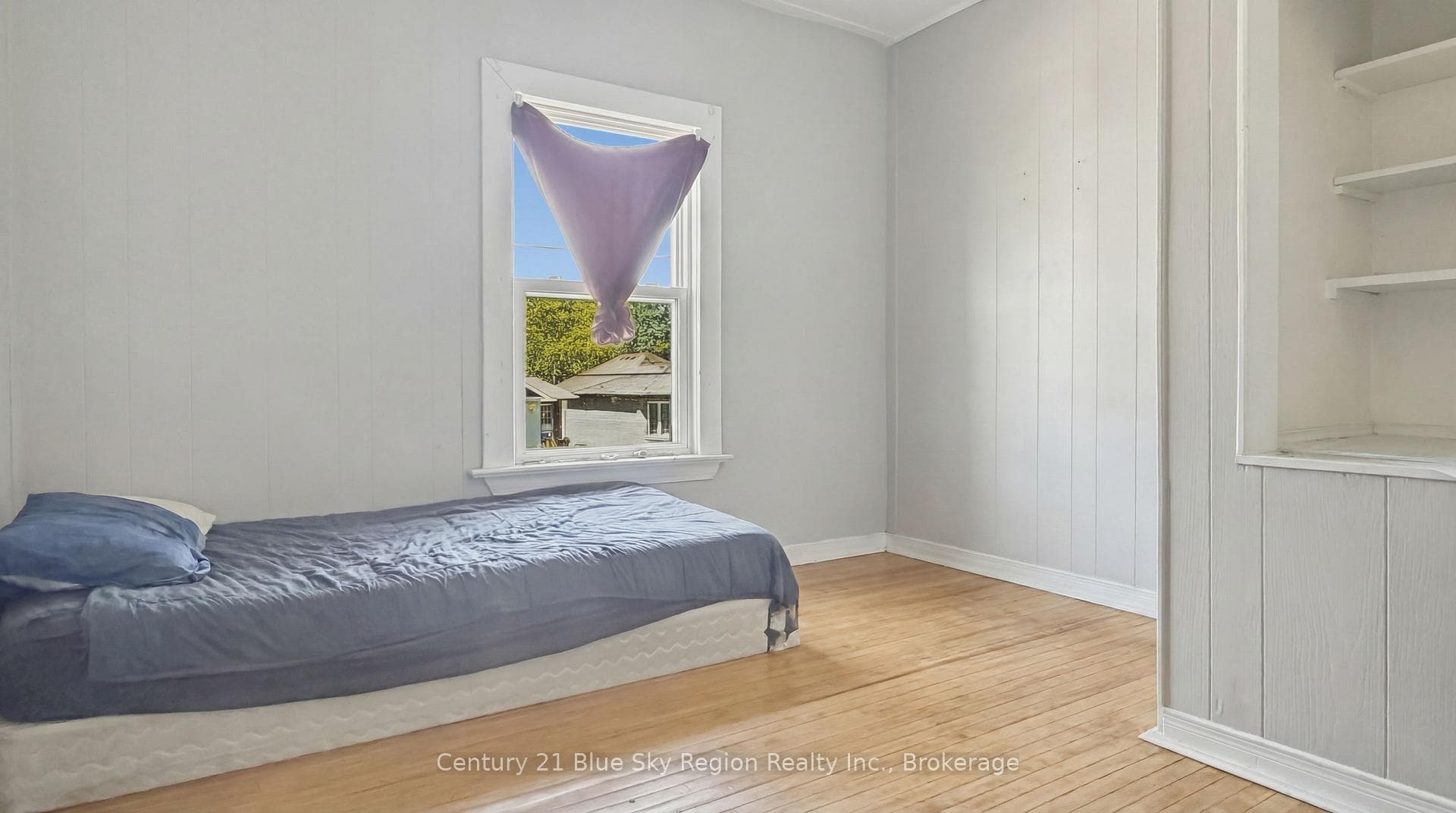 Apart 2 bedroom AI used to remove tenant belonging