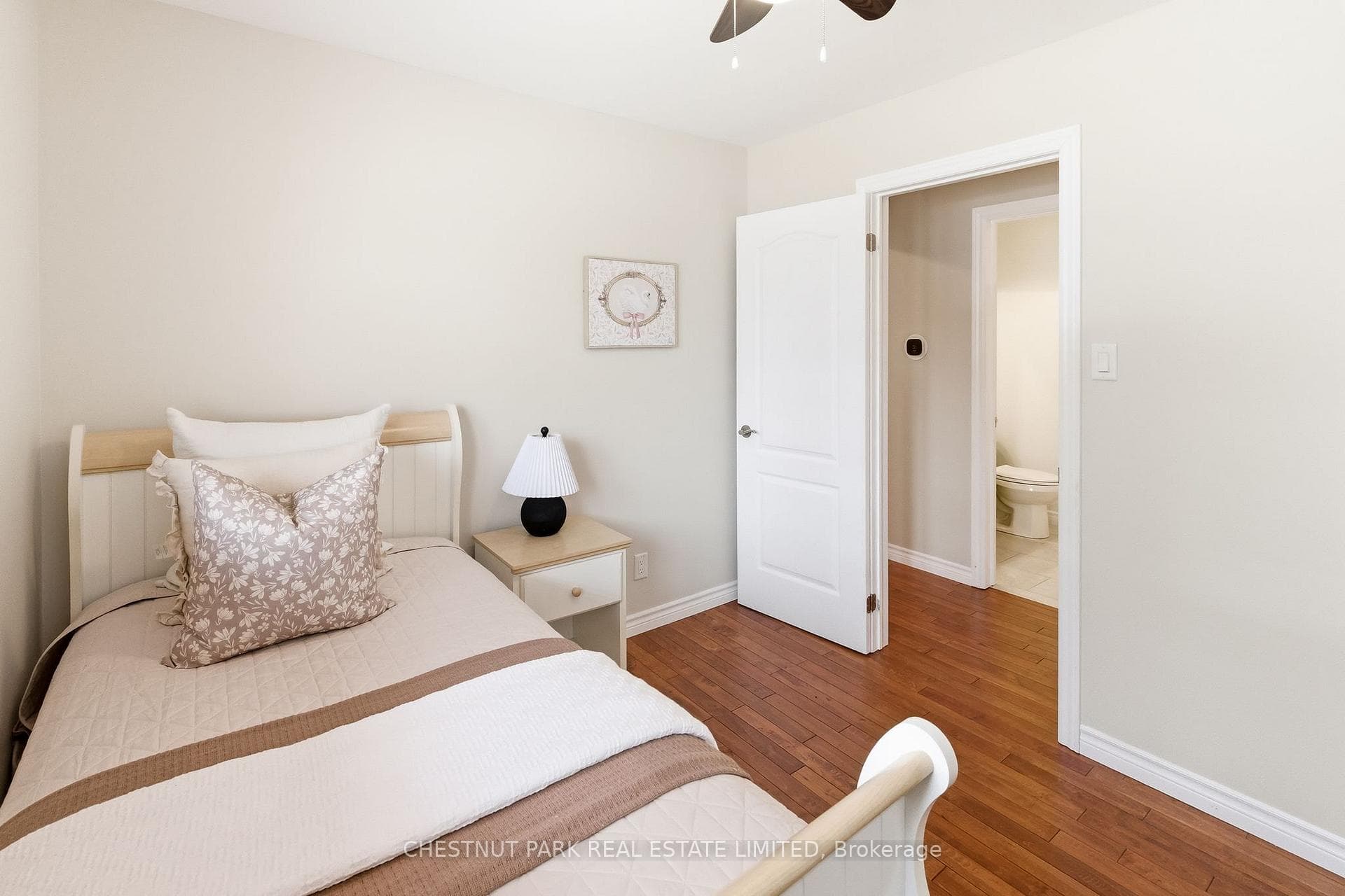 11 Joseph Street photo 28