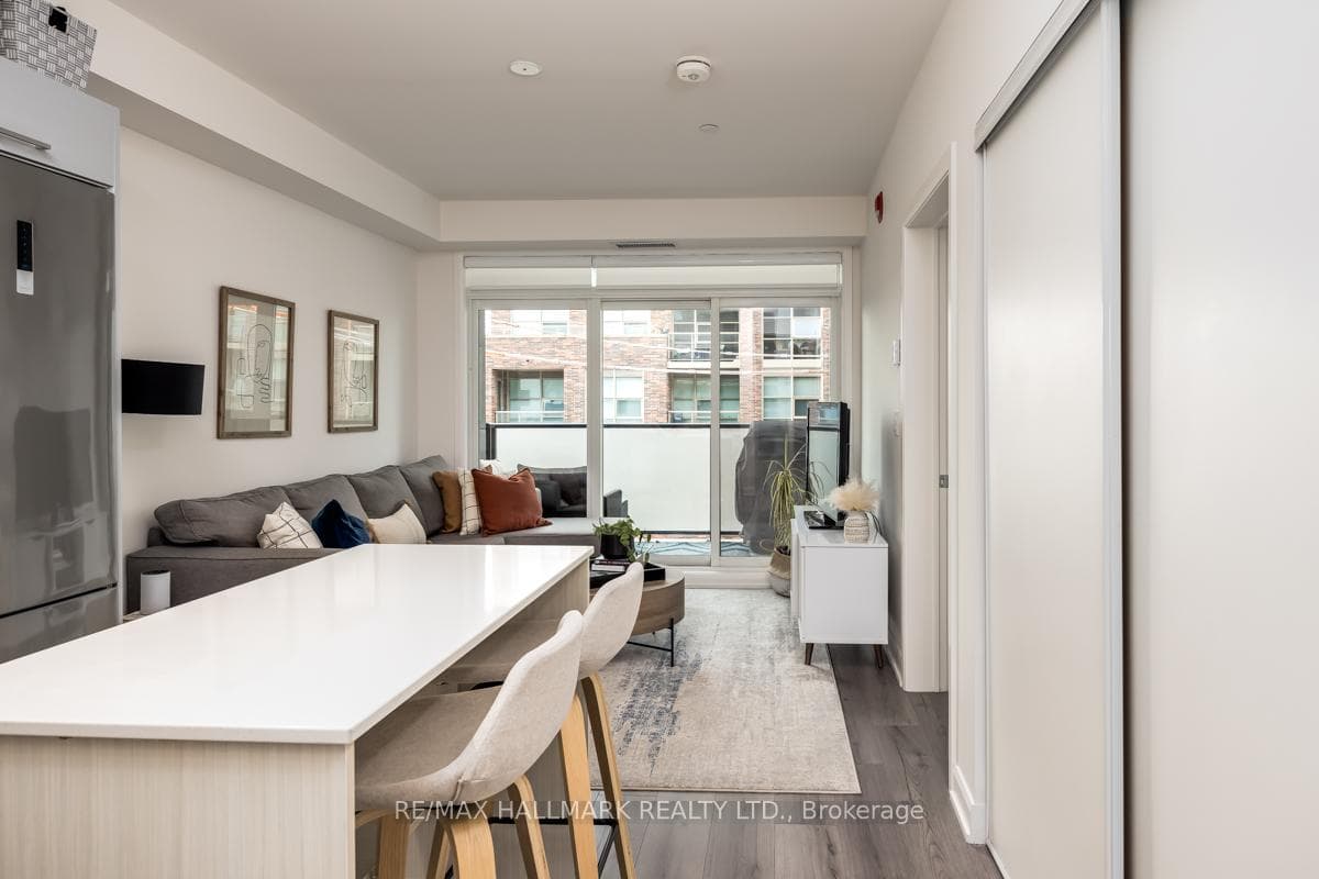 385 Osler Street Unit 306 photo 4