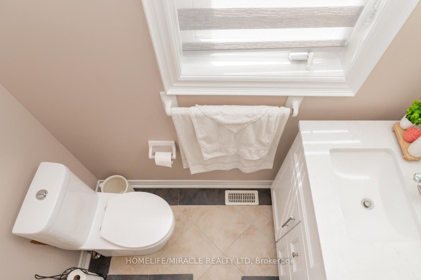 60 Forest Fountain Drive photo 40