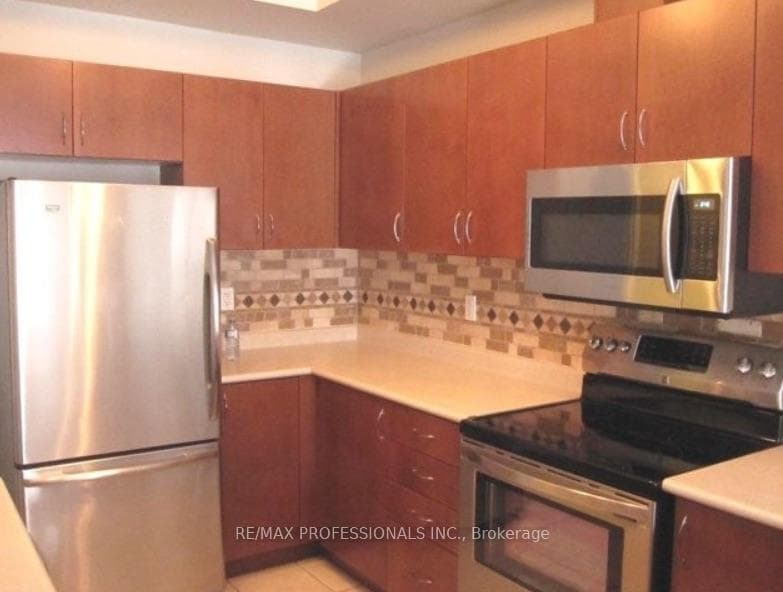 2351 Lakeshore Road Unit 3 photo 6