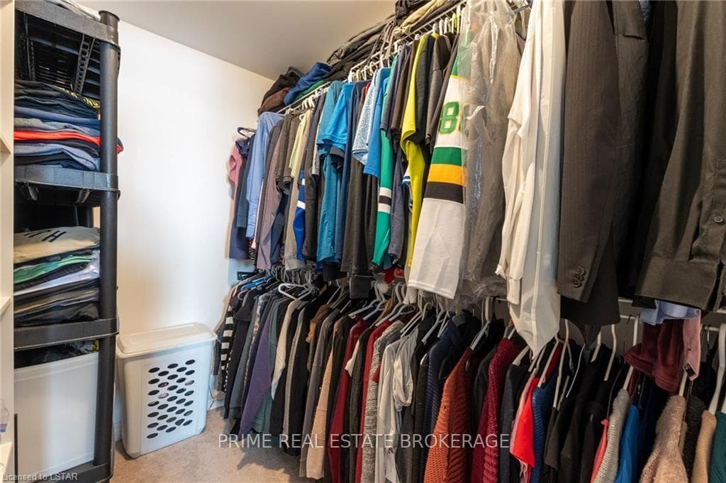 6 WATSON Crescent photo 27