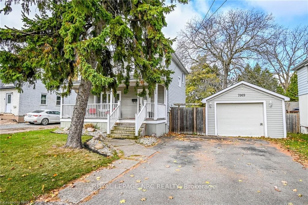 7069 WINDSOR Crescent photo 2