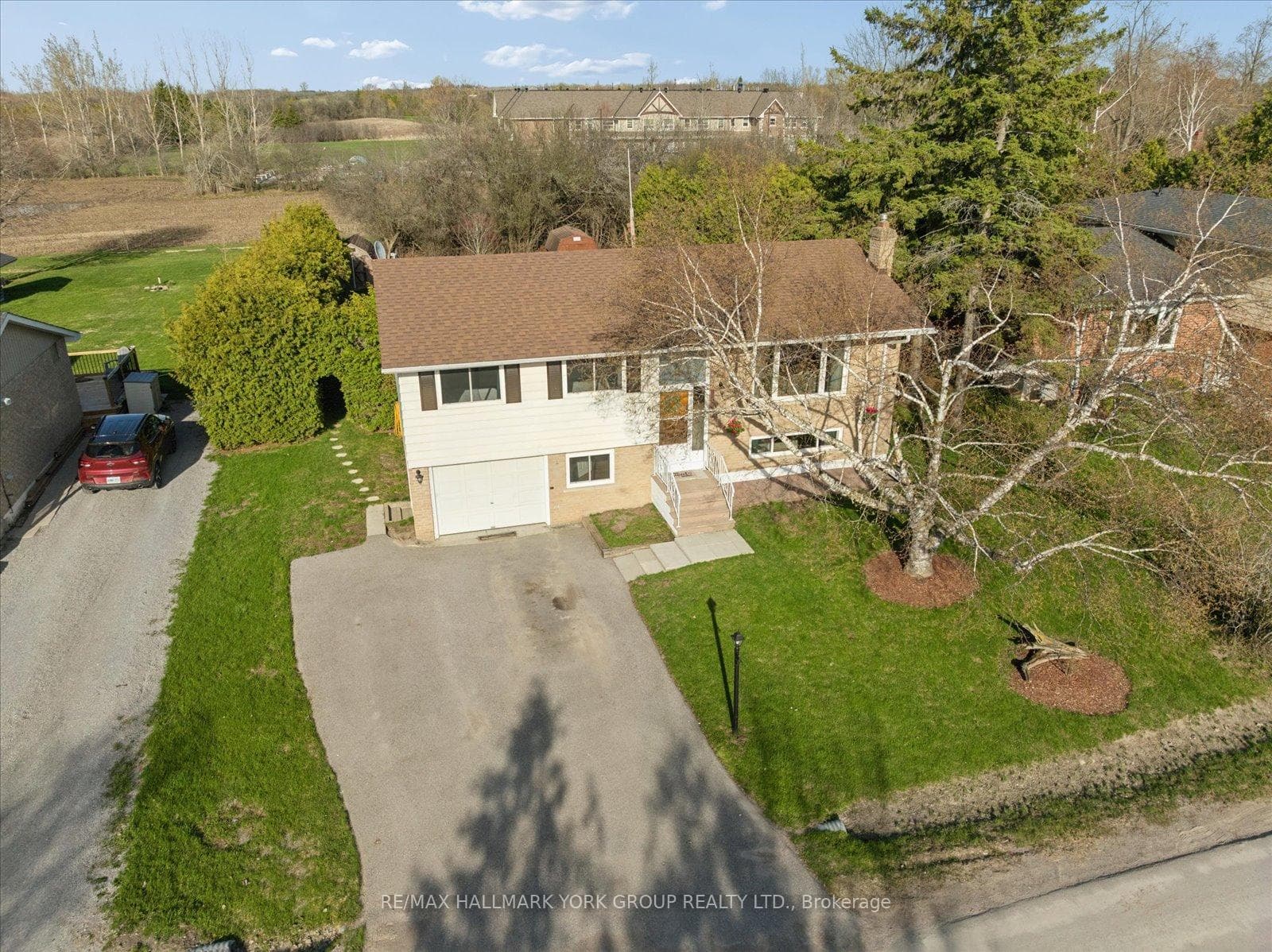 61 Adelaide Street photo 3