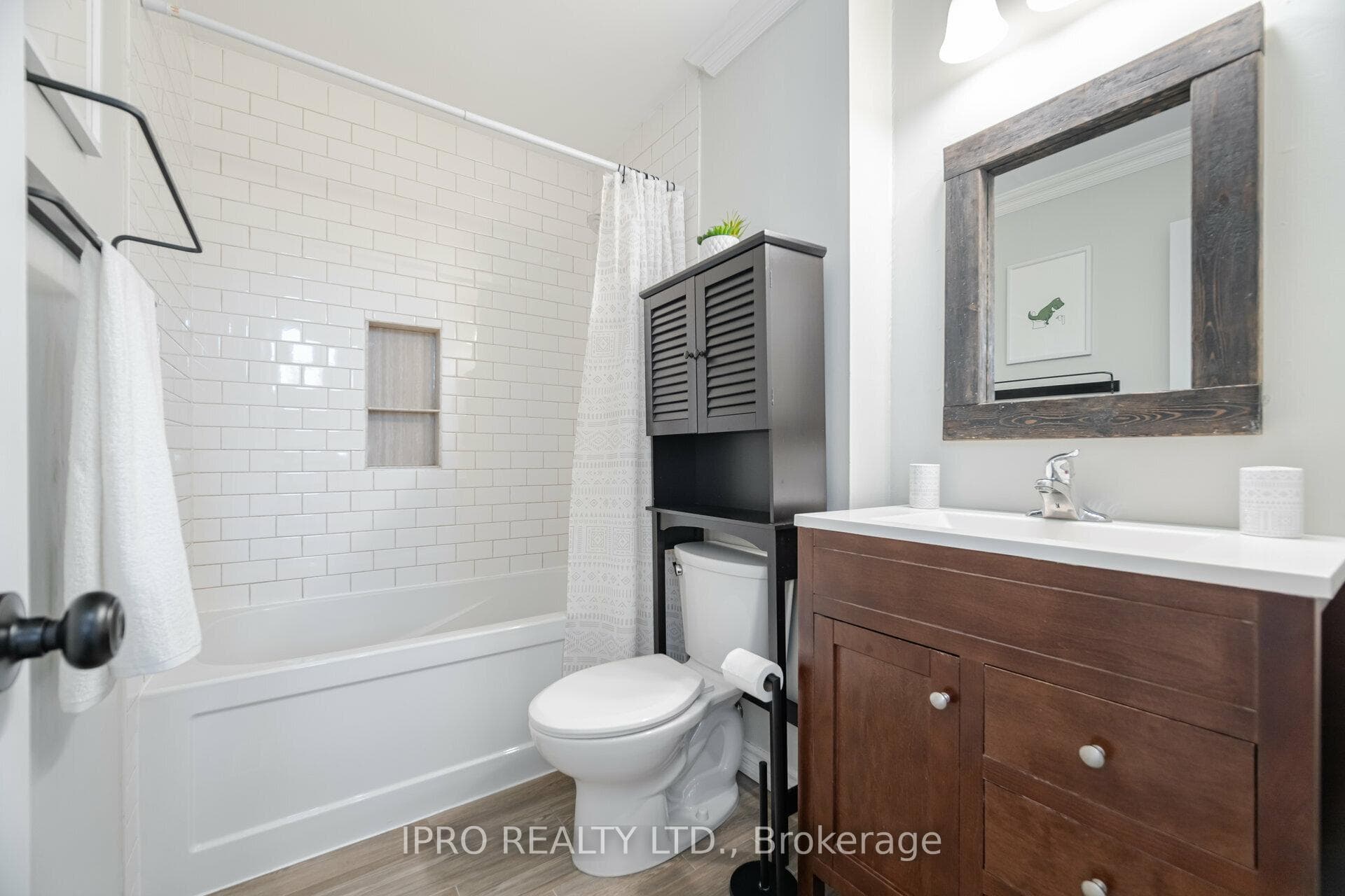 371 Bronte Street Unit 9 photo 22