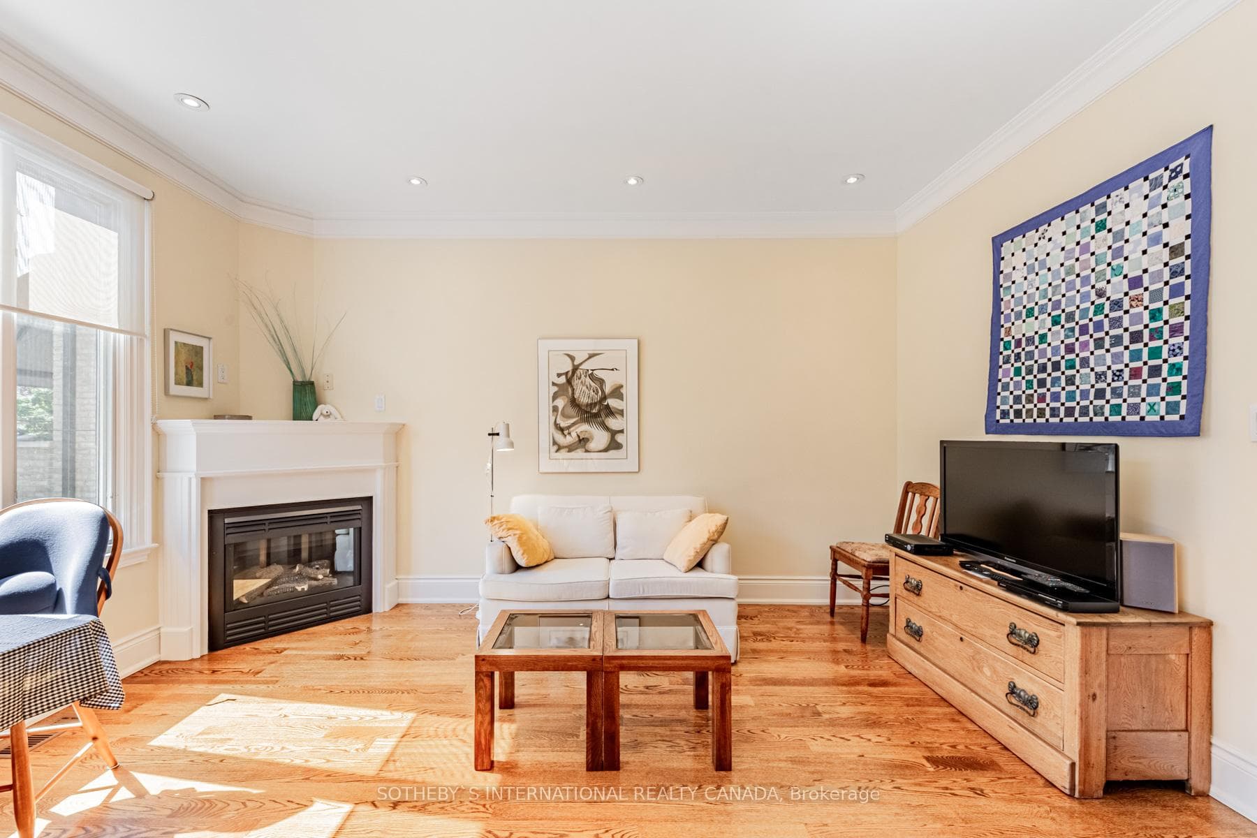 Cozy family room for days/evenings