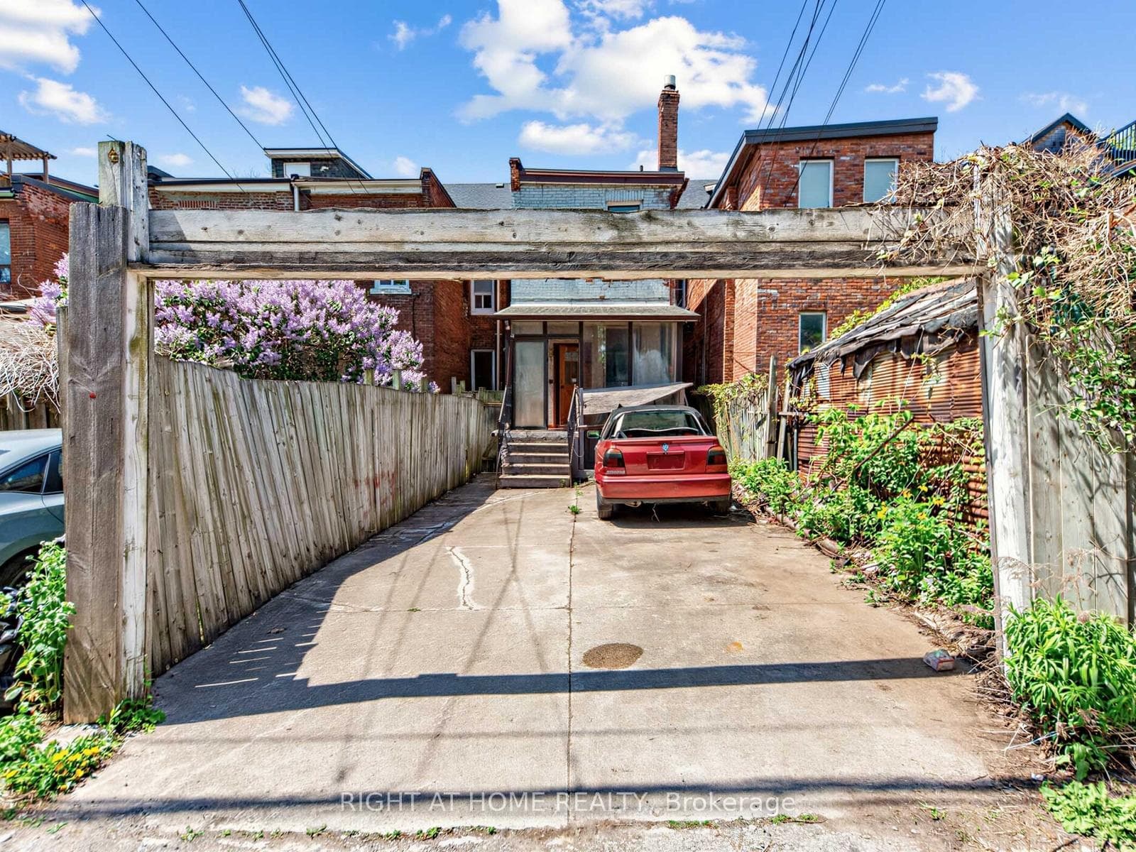 91 Borden Street photo 37