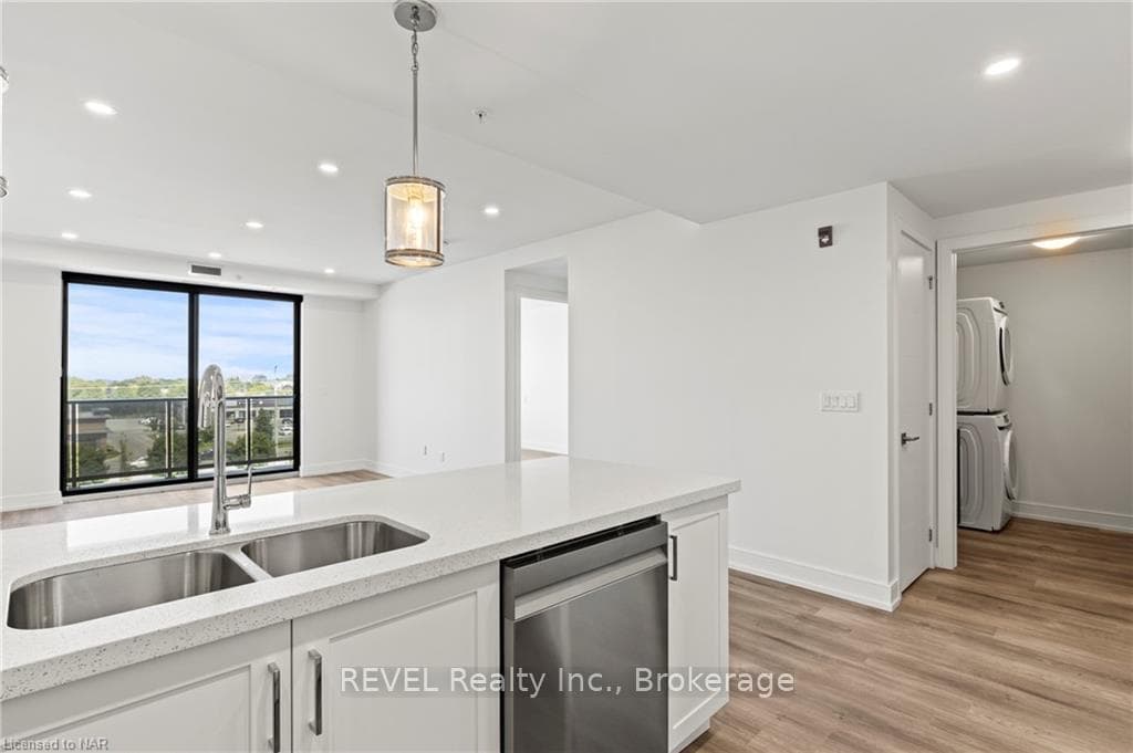 300 FOURTH Avenue Unit 401 photo 7