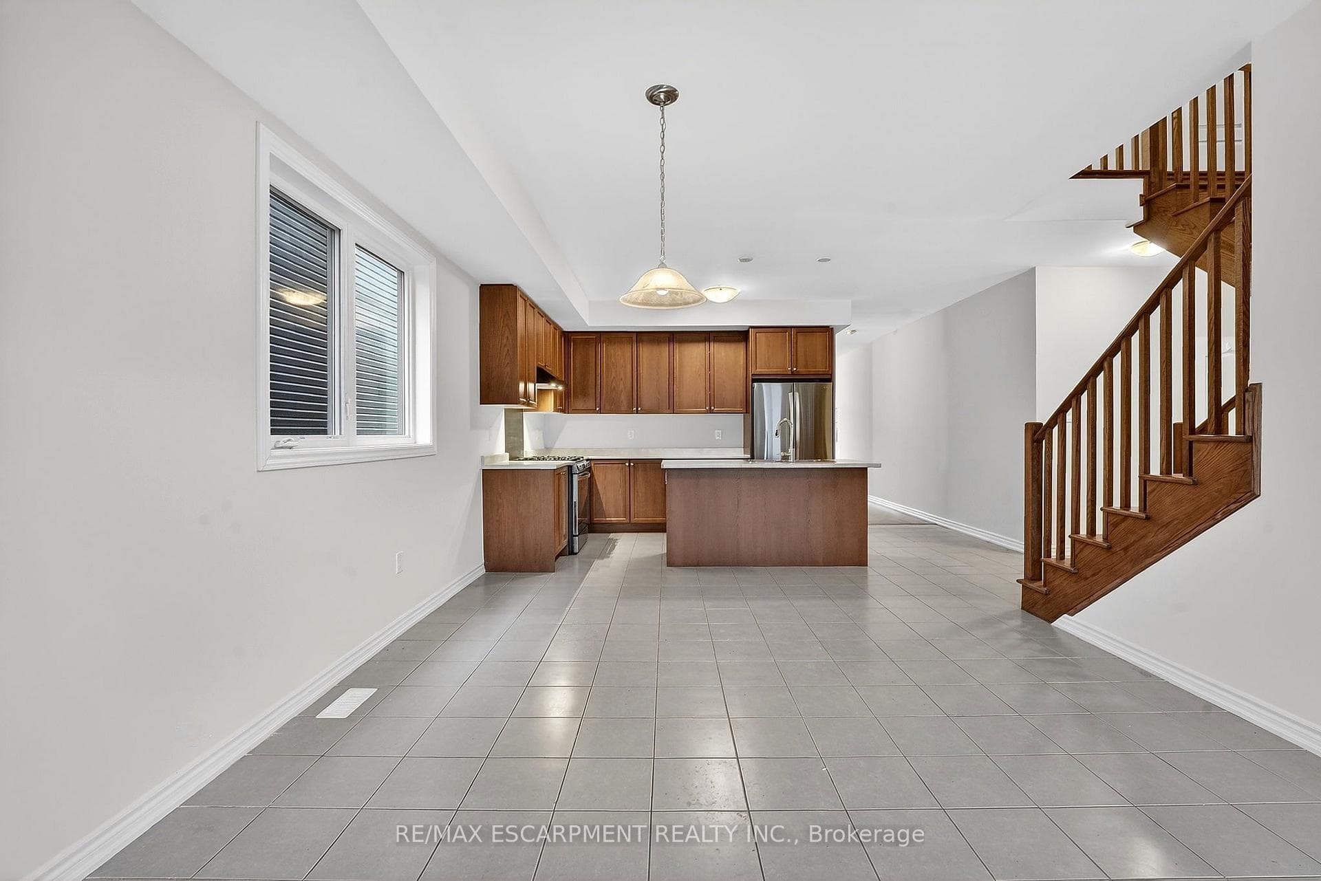 11 FRONTIER Drive photo 22