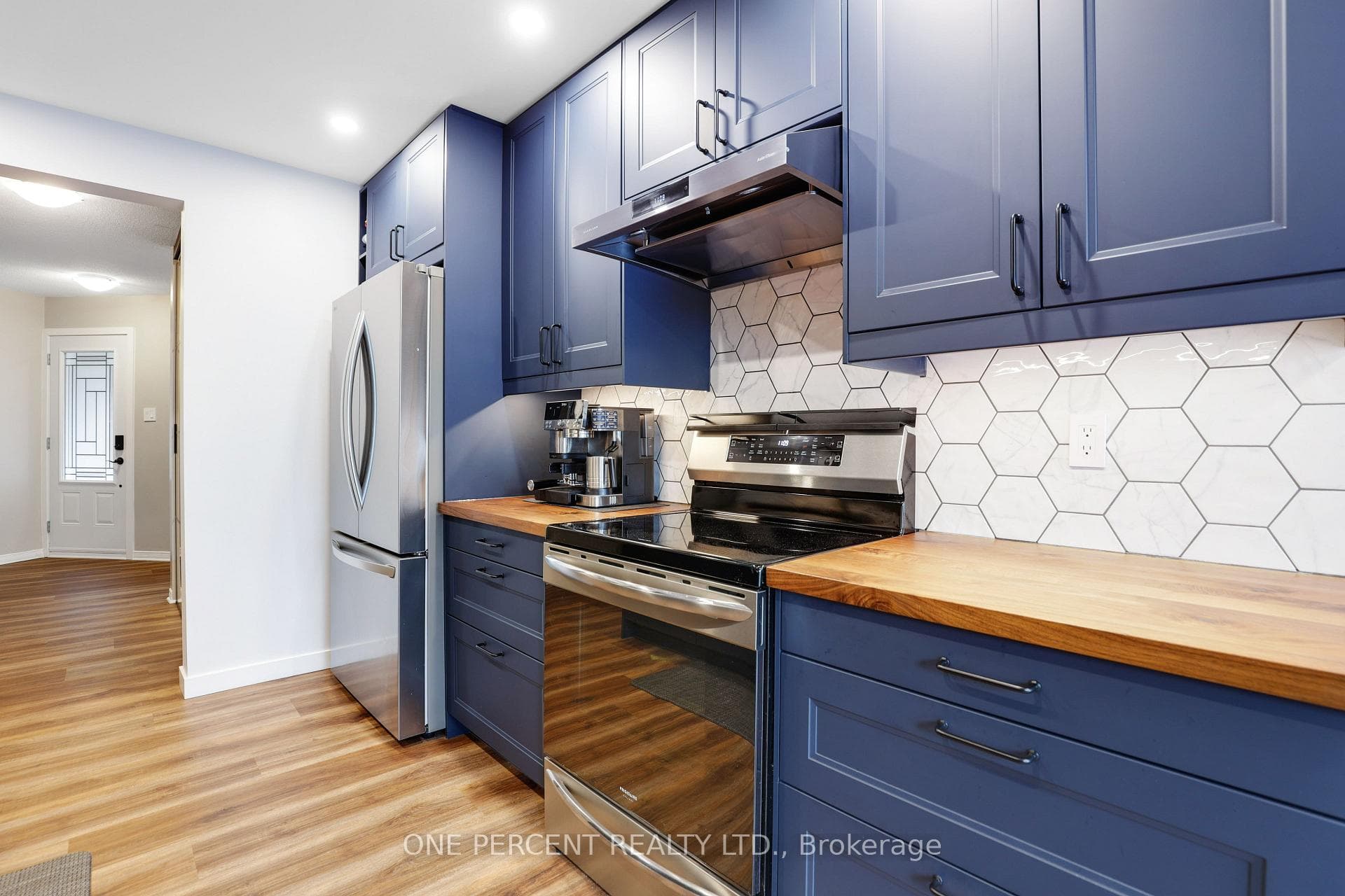 1570 Champneuf Drive photo 19