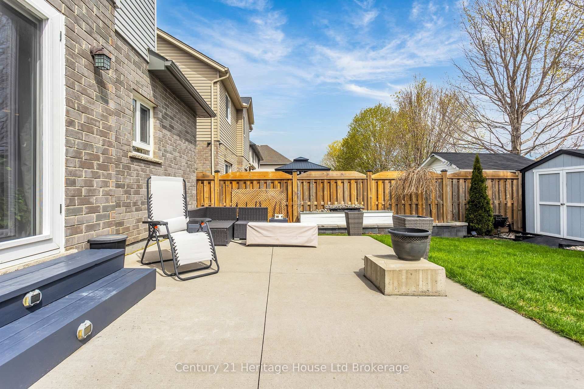 832 Halifax Road photo 35
