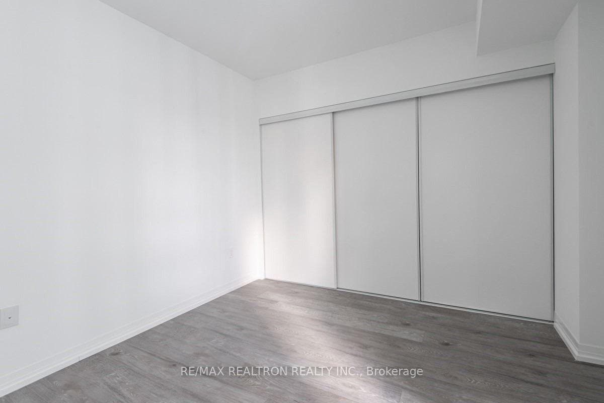 251 Jarvis Street Unit 906 photo 9