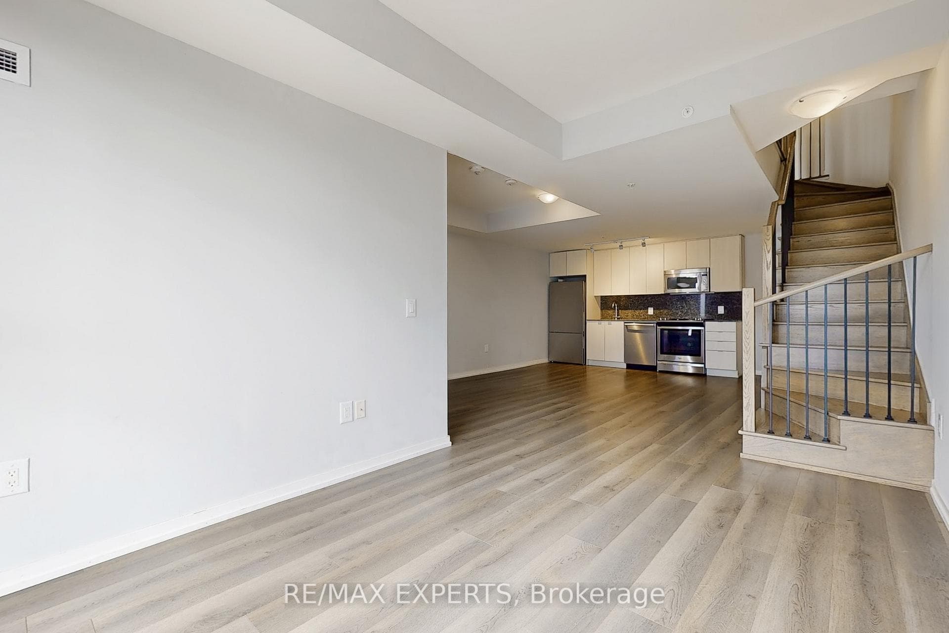 3237 Bayview Avenue Unit 104 photo 14