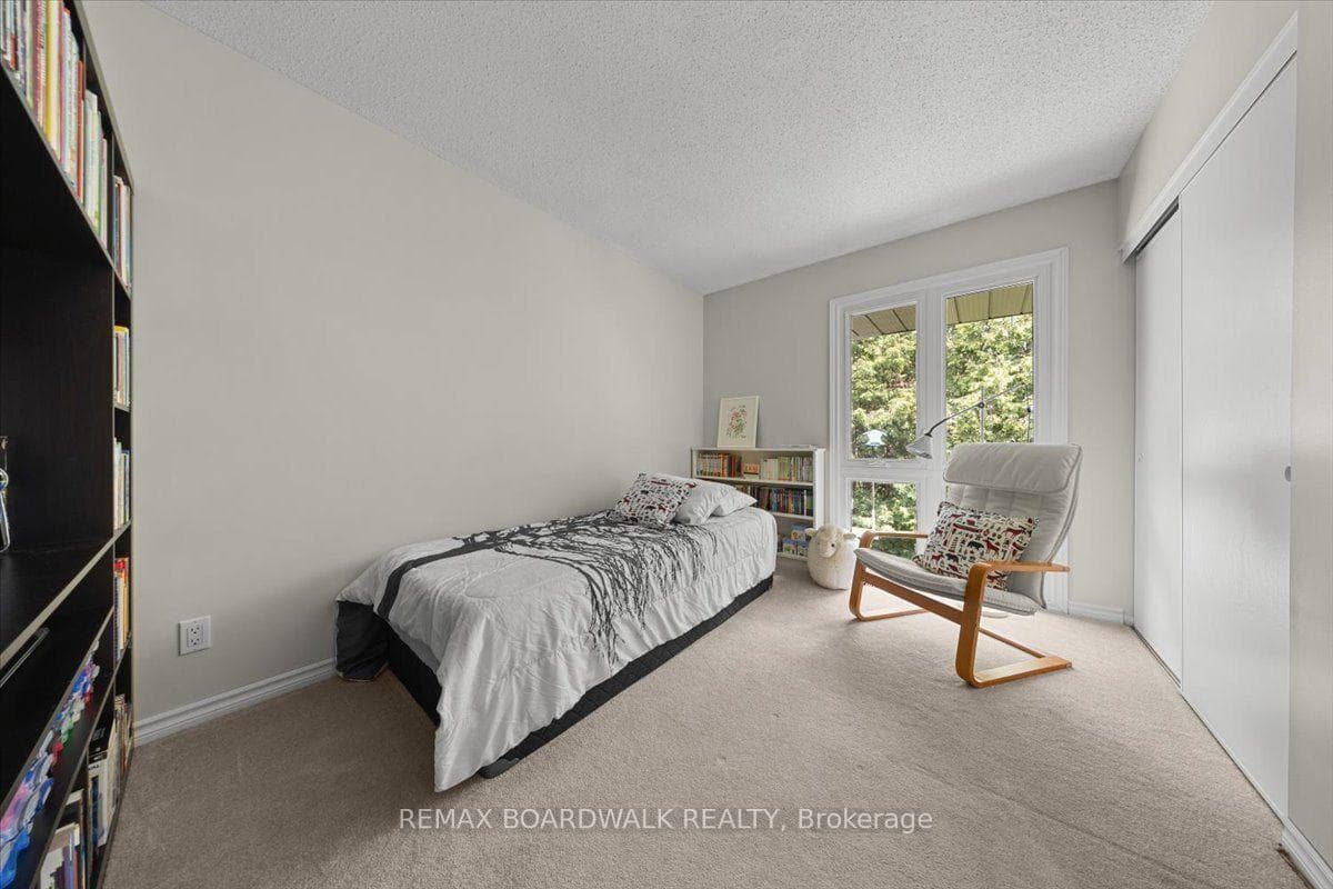 15 Selwyn Crescent photo 34