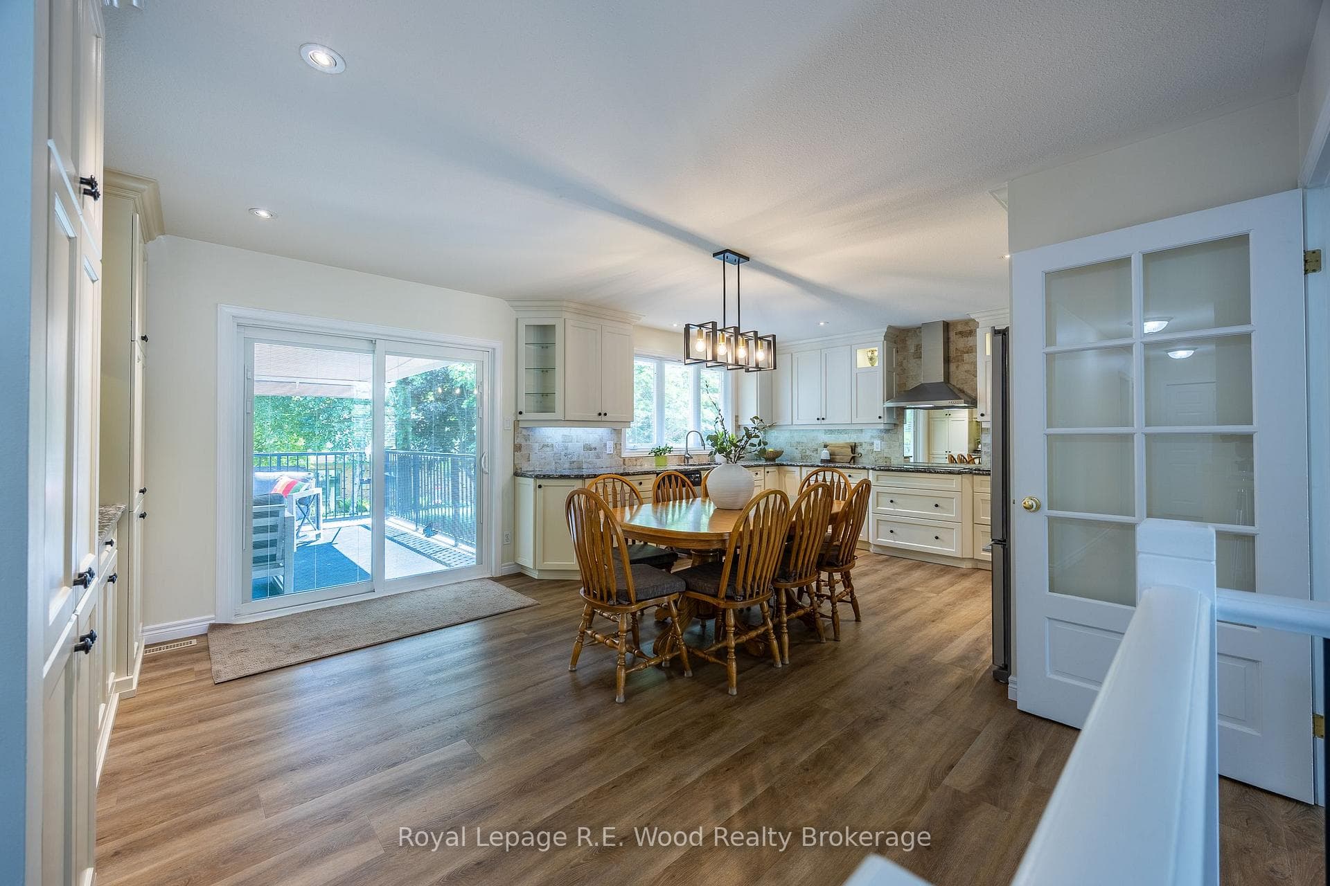 36 Woodland Crescent photo 8